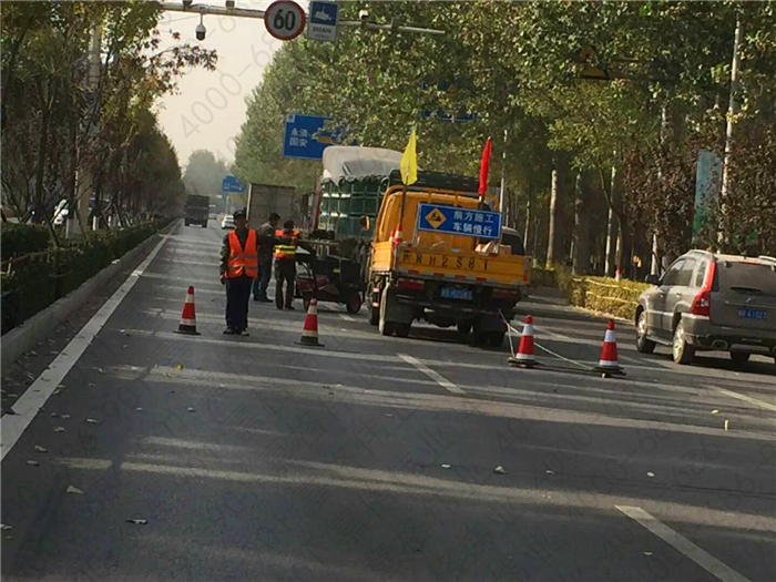 刻苦扎实的嘉格道路灌缝胶售后服务人员小徐
