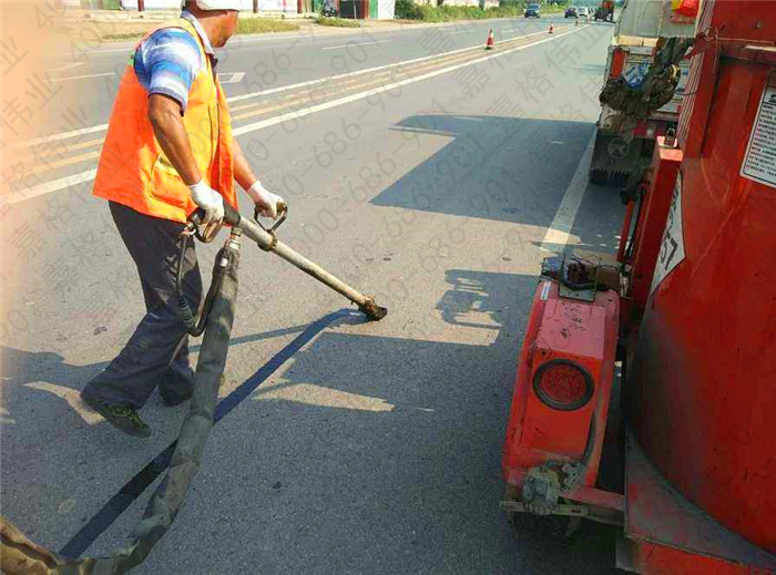 路面裂缝修补选择嘉格道路灌封胶的理由