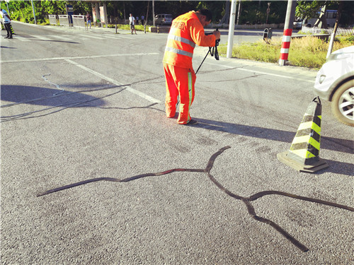 嘉格沥青路面裂缝贴让道路养护更节省