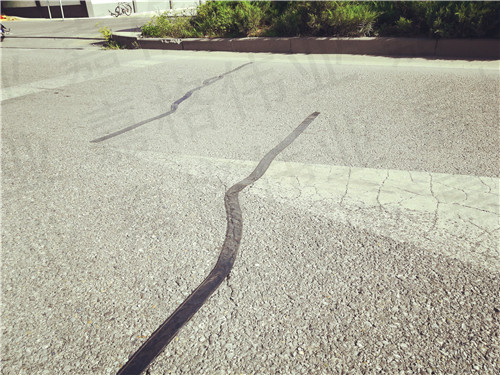 道路贴缝带