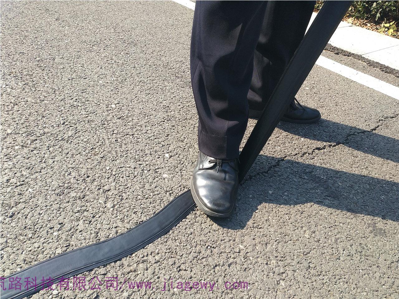 沥青道路贴缝带的优势有哪些