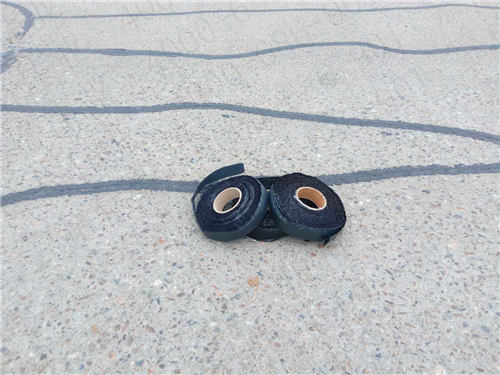 为什么说使用嘉格沥青道路贴缝带省钱