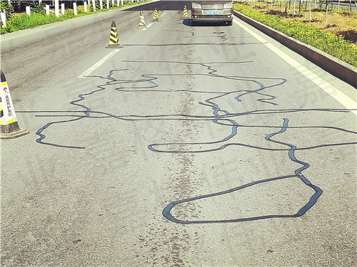 嘉格沥青公路贴缝带你的道路养护入门之选