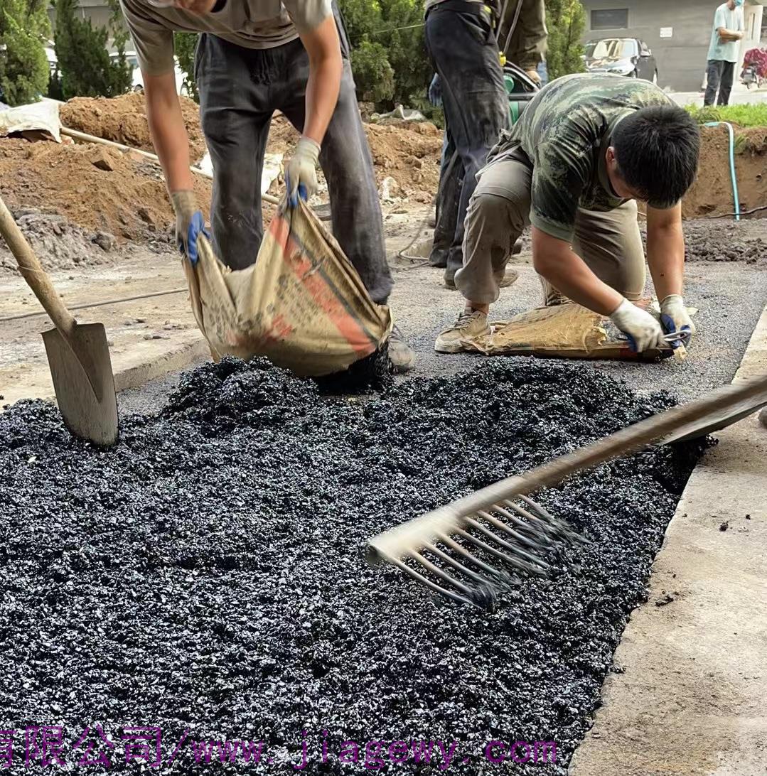 公路冷补料的施工和易性